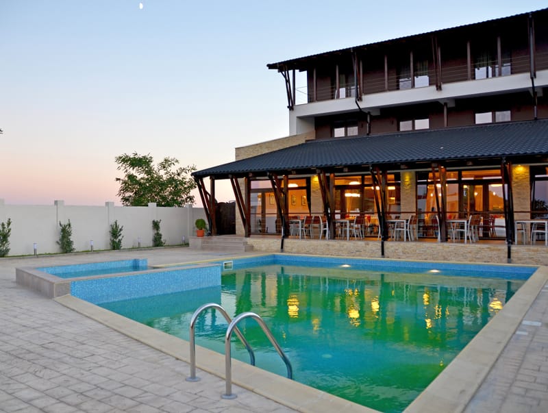Piscina Pensiune Sara Focsani