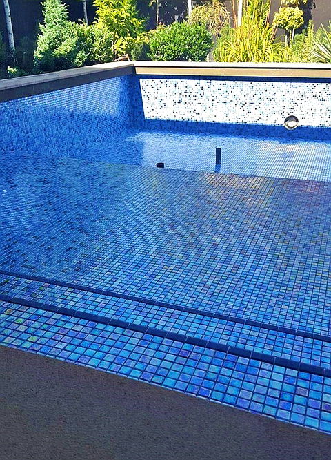 Piscina rezidentiala Tunari - placare EZARRY