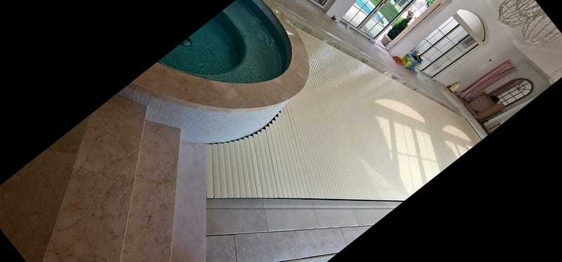 Piscina rezidentiala interioara si jacuzzi