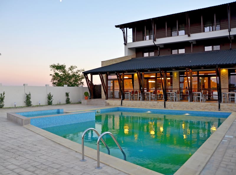 Piscina Pensiune Sara Focsani