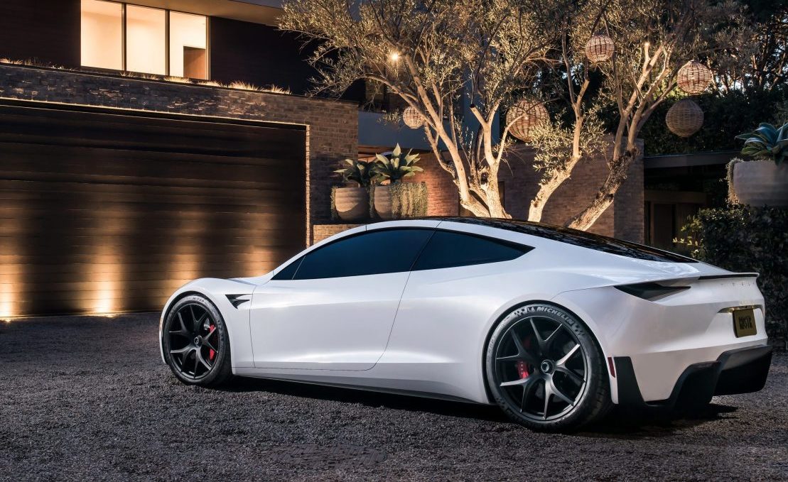 Tesla Roadster Yere Yuvarlanabilecek!