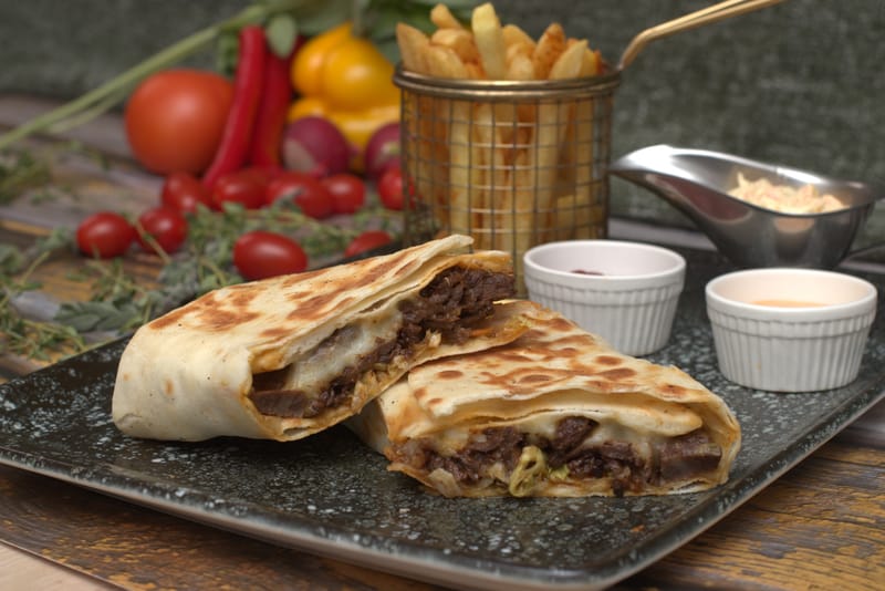 ساندوتش لحم الأضلاع المشوي Panino di Costolette