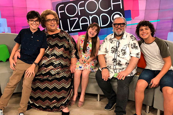 Poliana, Bento e João entrevistam Mamma e Leão