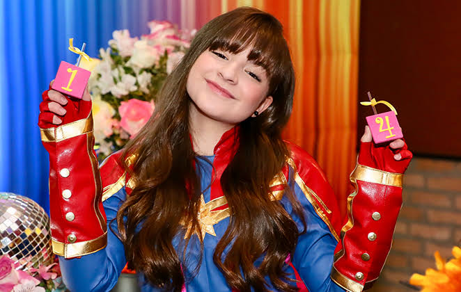 Atriz de 'As Aventuras de Poliana' celebrará aniversário com os fãs