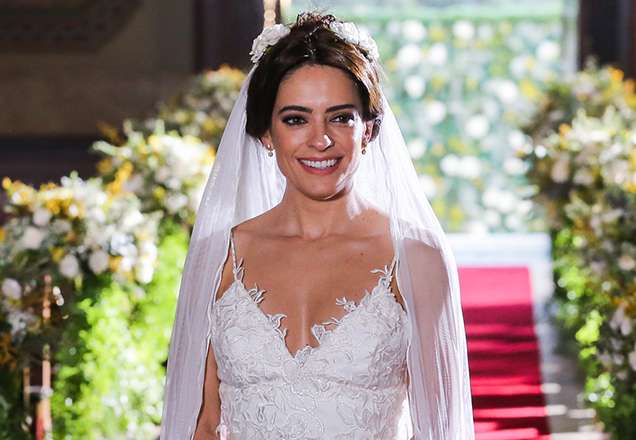 Nesta Terça: Débora surpreende Afonso no dia do casamento