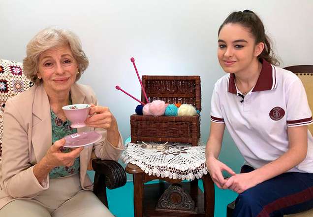 Dona Branca julga artes da Raquel no Tricô Show