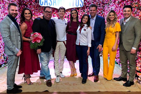 Exclusivo: Luca e Brenda entrevistam time do Fábrica e pedem dicas de namoro!