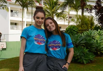 Em "As Aventuras de Poliana": Mirela e Raquel fazem as pazes e voltam a ser amigas