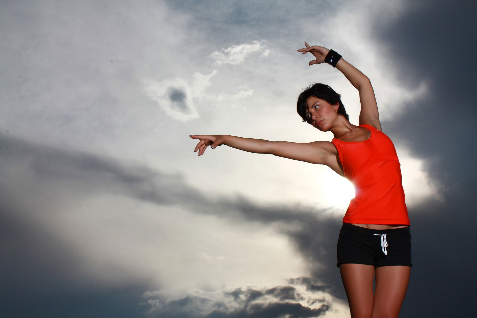 Etebooks Offers Ideas And Tips Workplace ergonomics & desk exercises are necessary to reduce the