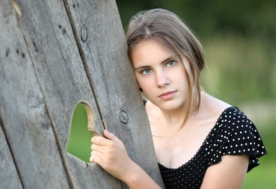 HOW TO CONNECT TO YOUR MAN WHEN HE SEEMS MOST DISTANT