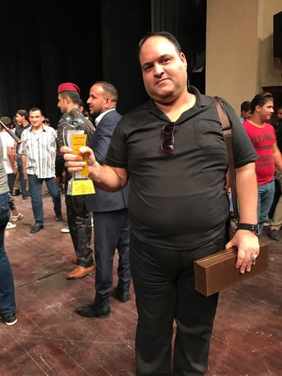 الكاتب في سطور image