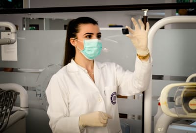 QUÍMICO LABORATORISTA