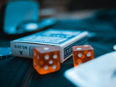 Hutang Kebangkrutan dan Perjudian "Domino 99 Domino Online"