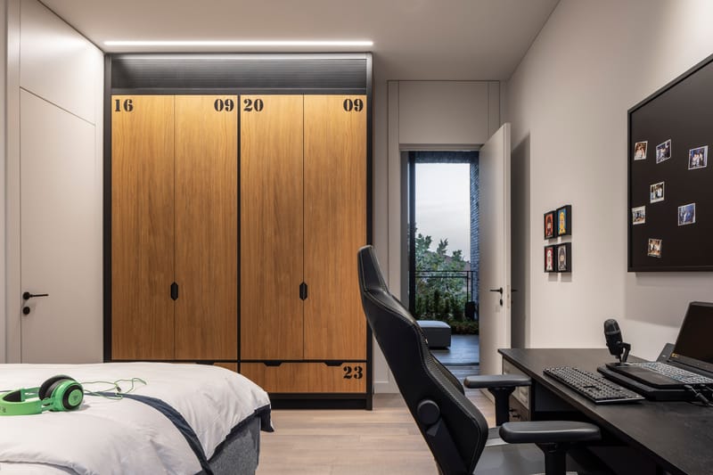 Unique carpentry details The house in Ramat Hasharon