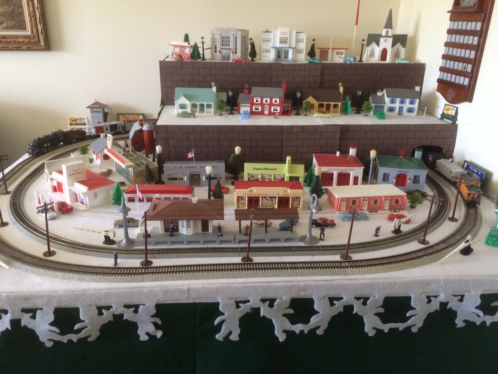 R. Nase Christmas layout