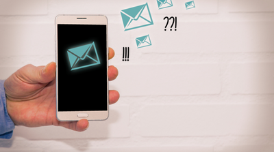 What is difference between email marketing & mobile marketing?