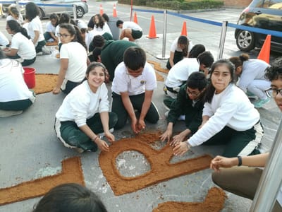 Alfombra del Señor de Milagros image