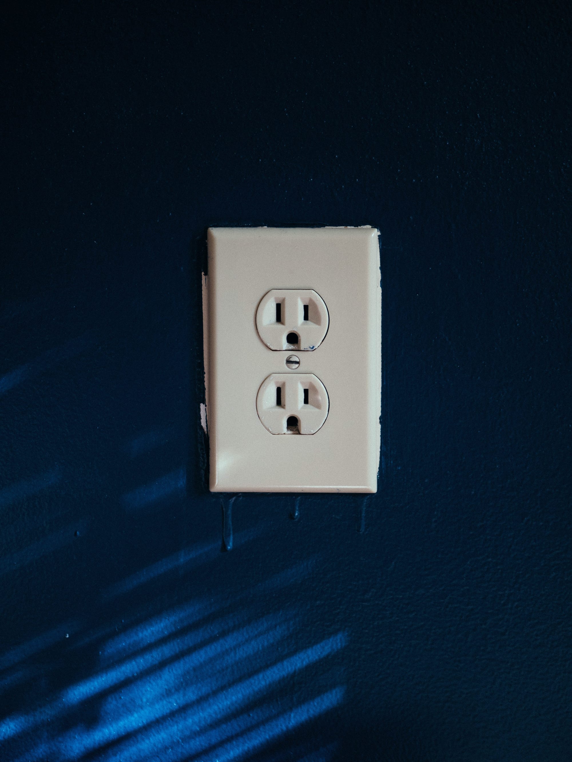 Do you know when to replace your power outlets?