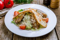 Цезарь с курицей гриль