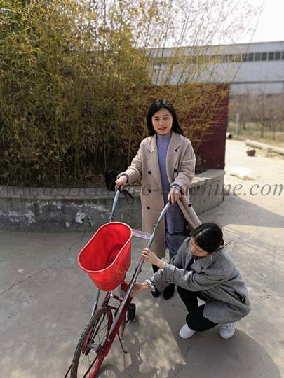 Peanut planter machine manufacturers analysis equipment planting attention points