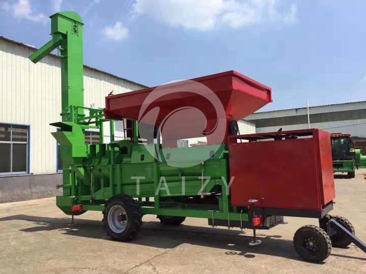 Mechanical structure of small automatic corn thresher