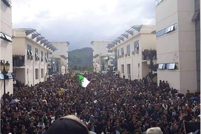 بليز لا في المسيرات الجزائرية و في السياسة ههههه