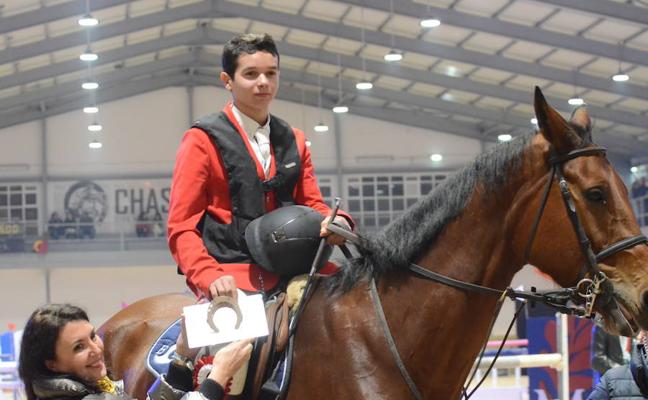 Leonardo Medal Rionda gana la prueba más grande en la primera jornada del Concurso de Saltos del Chascer dinero Extra - Copia