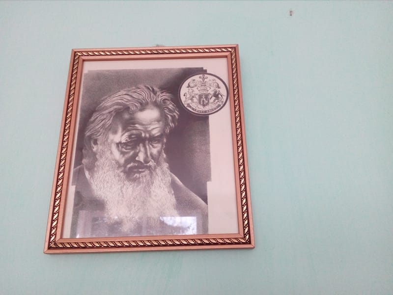 У Берегівському НВК є обладнано   «Куточок духовності»