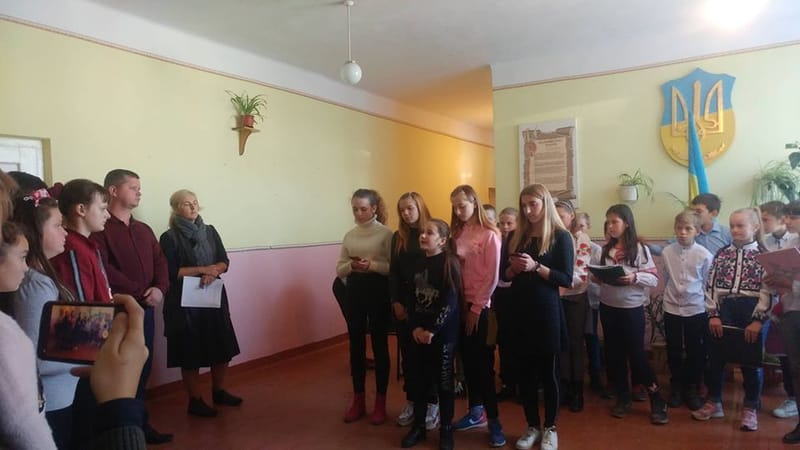 «Ох , скільки споминів далеких до нас вертаються назад»