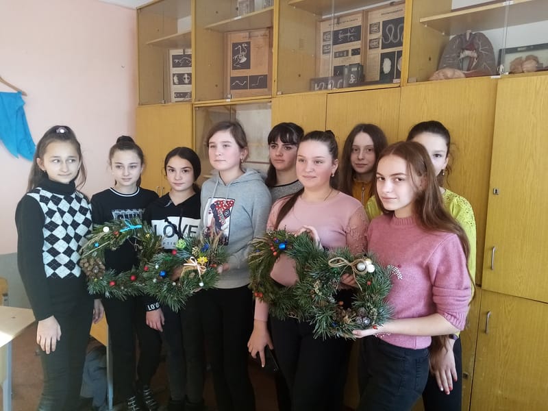 Майстер-клас зі створення різдвяного віночка