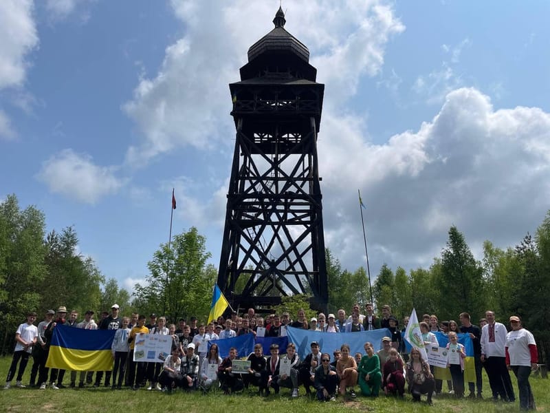 сходження учнівської молоді на гору Діл