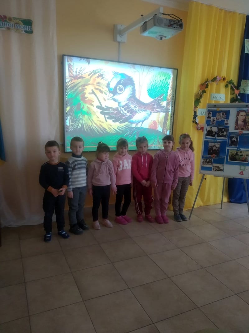 У дошкільній групі Берегівського ЗЗСО І-ІІ ступені пройшов день знайомства з життям і творчістю всесвітньовідомої української письменниці, перекладача, драматурга, культурного діяча та поетеси Лесі Українки