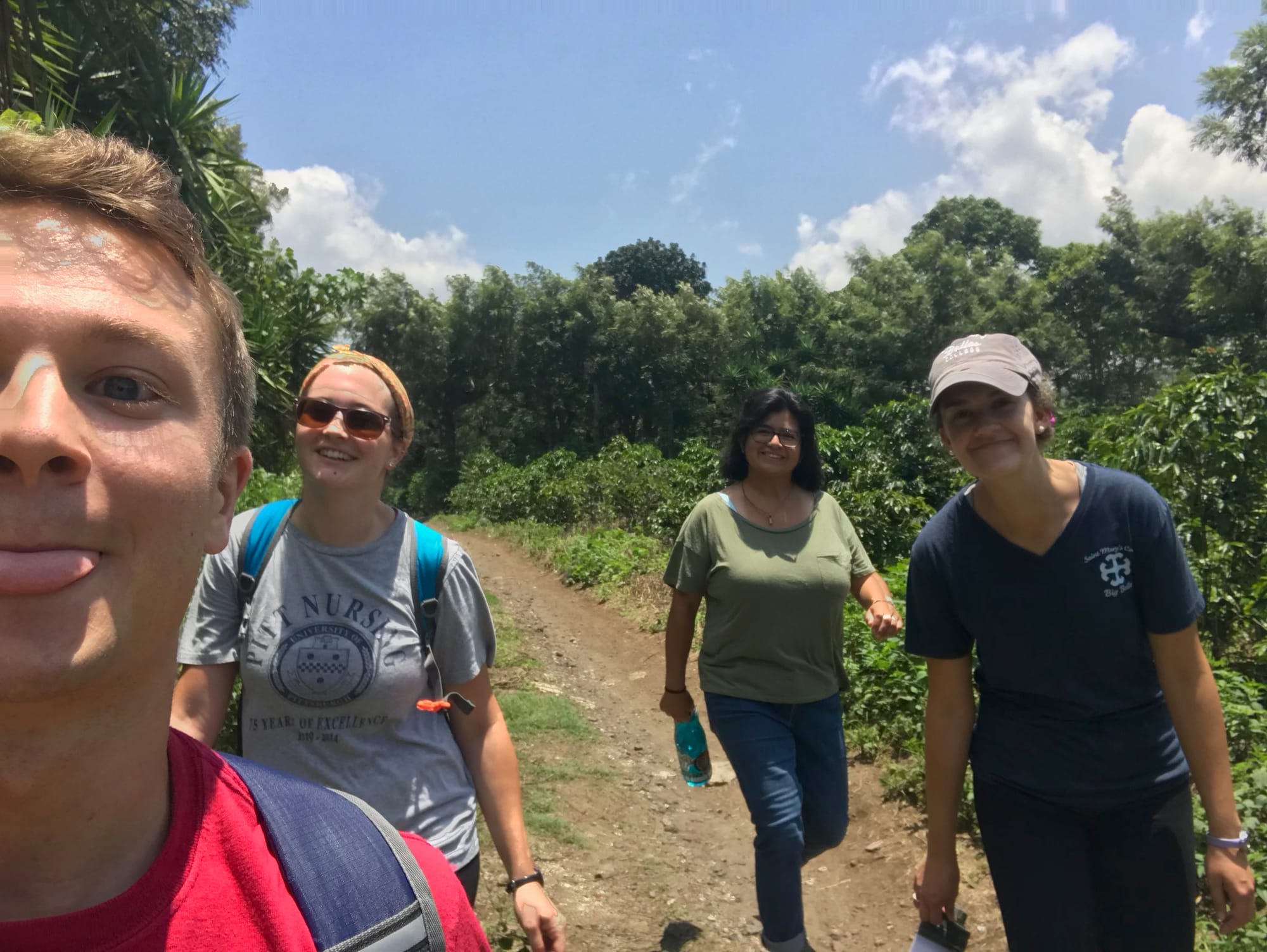 Caminando Con Amigas