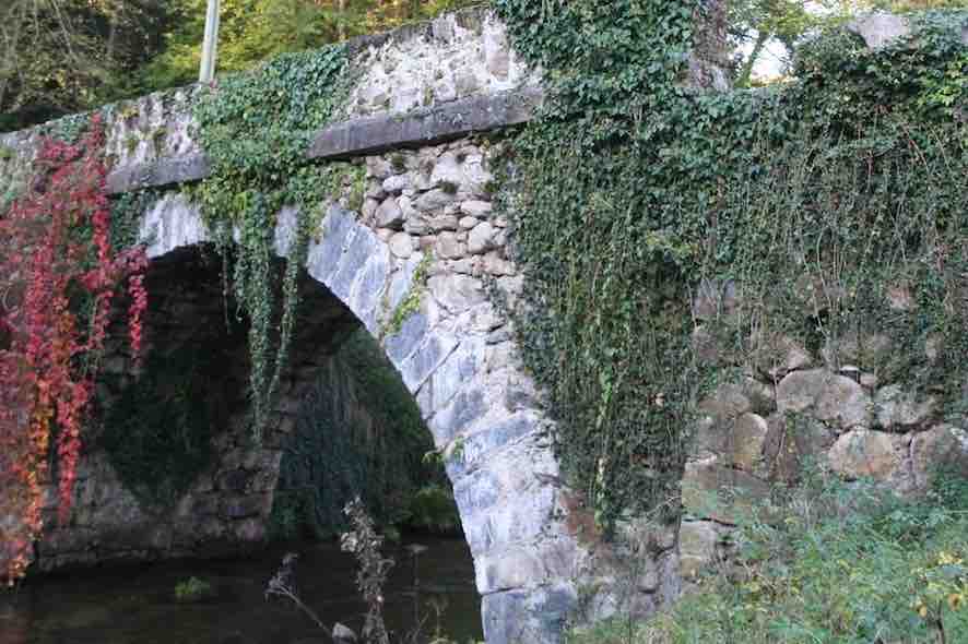 PONT DE POMIÈS