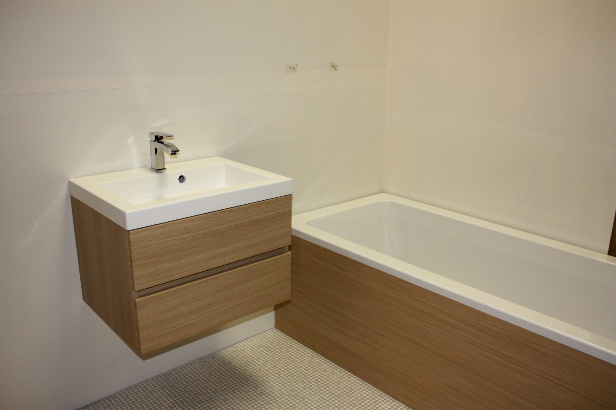 FERRARA OAK VANITY UNIT AND BATH PANEL