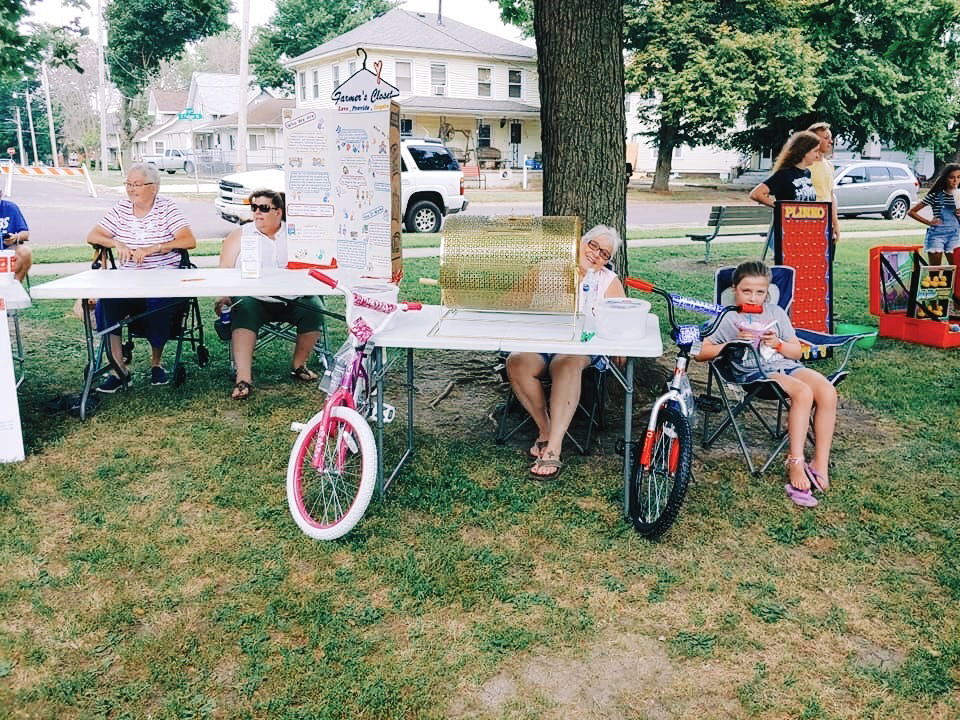 Volunteering for 4th of July in the park (Farmington)