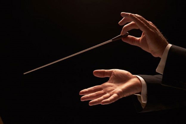 The Art of Conducting - Baton vs. Bare Hands