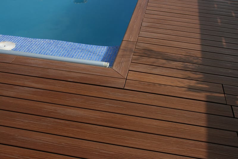 Colocación de tarimas exteriores de madera