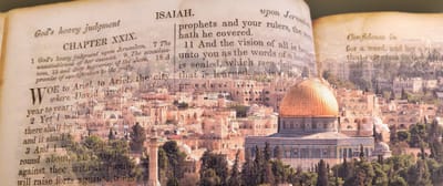 De león a cachorro, héroes del pasado y altares consumidos.