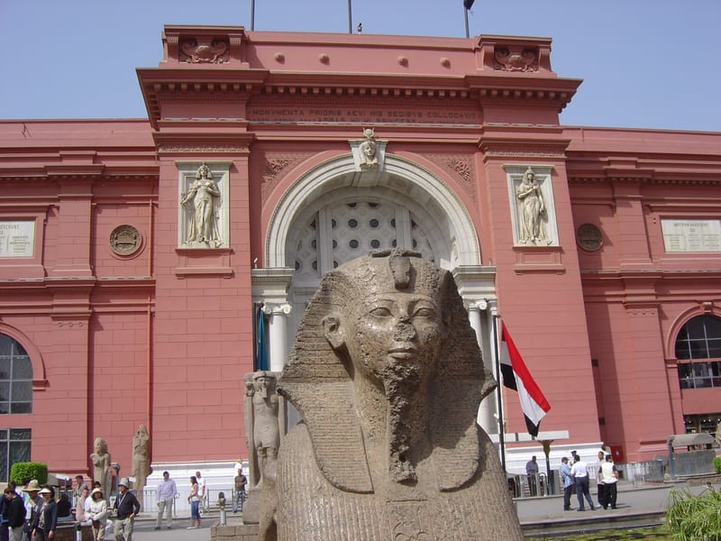 Sightseeing Tour of Pyramids, Egyptian Museum and Bazaar from Giza or Cairo