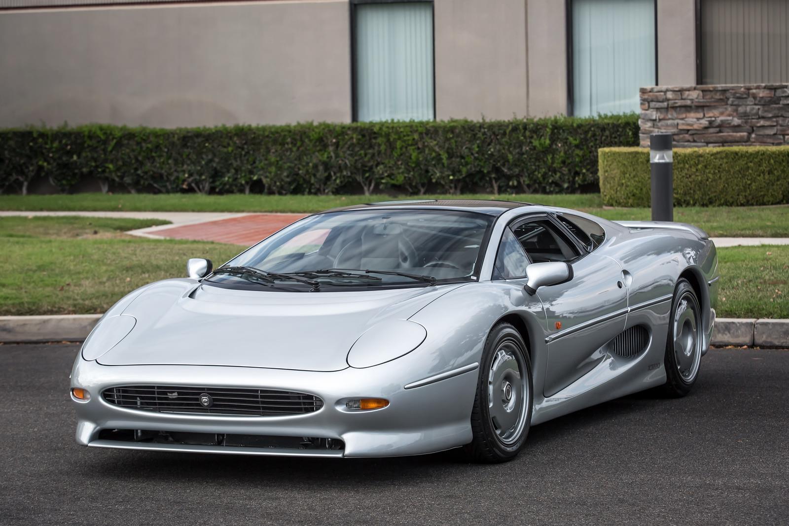 Roar of the Biggest Big Cat – Stelvio Retrospective Volume 2 – Jaguar XJ220