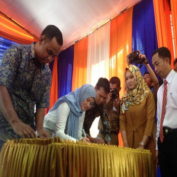 Perkuat Ekonomi Kerakyatan, BPRS Adam Gandeng 500 Warung