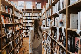 FUNCIONES DE LOS BIBLIOTECOLOGOS.
