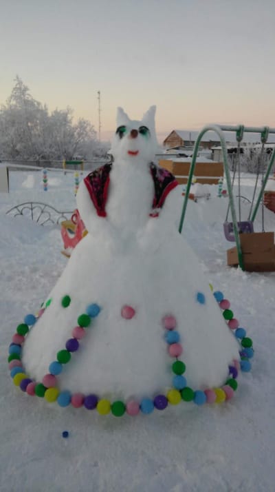 Фигурки из снега по сказке "Колобок"