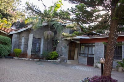 Bush House & Camp Hotel, Nairobi