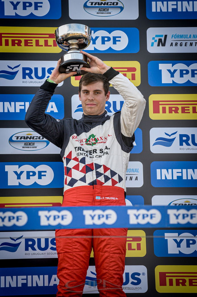 TRAVERSO PROTAGONISTA DE UN HISTORICO PODIO EN BAHIA BLANCA