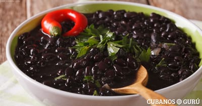Comida Cubana: FRIJOLES NEGROS