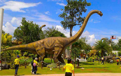 Arrangement; Dubai Garden Glow, an offbeat engineered Landscape