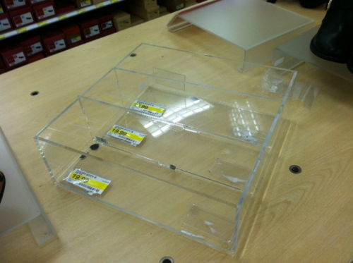 3-sectioned acrylic tray