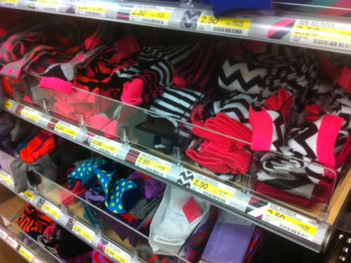 Acrylic retail store fixture